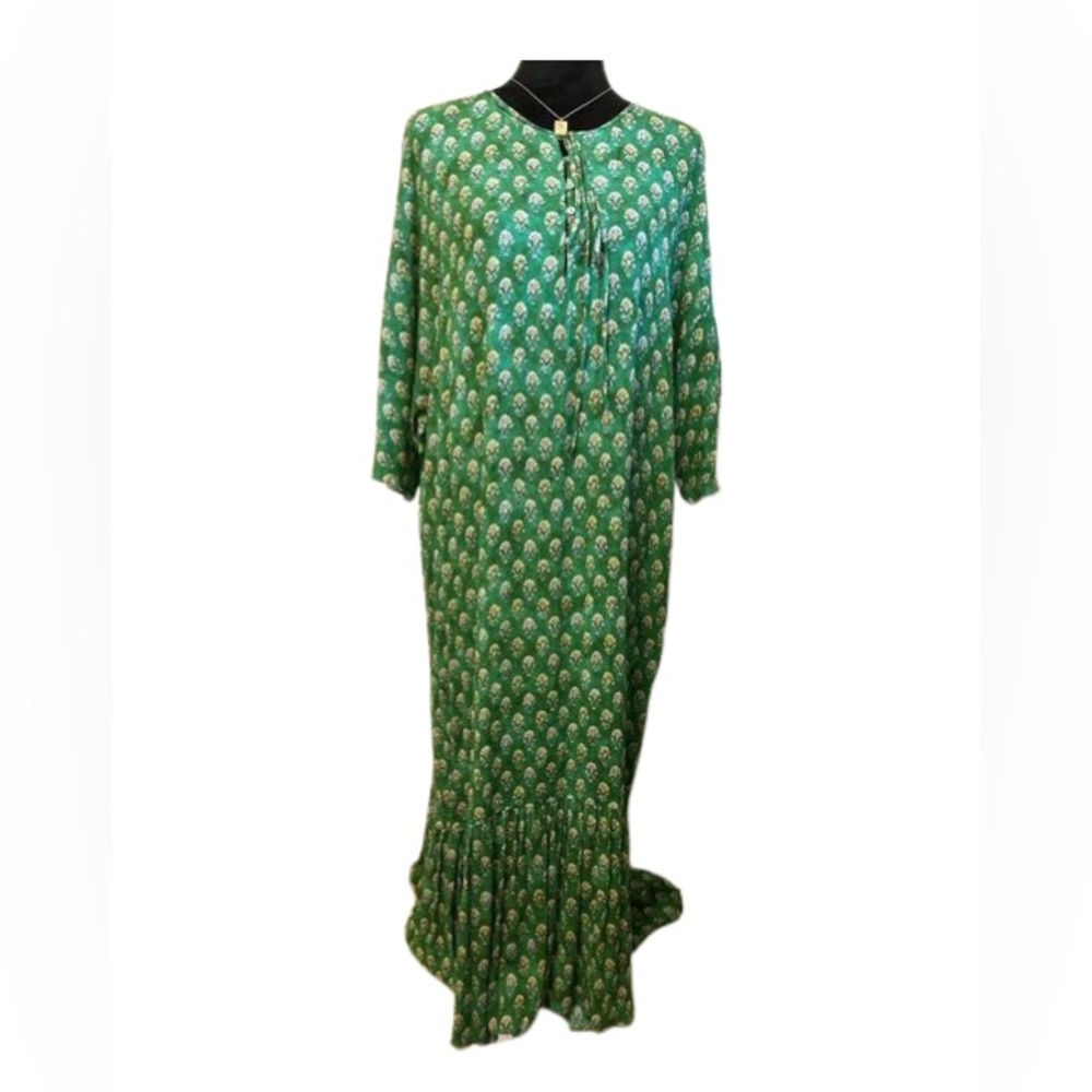 ZARA long print tiered green dress with round neck. Size XXL. High Low shape.